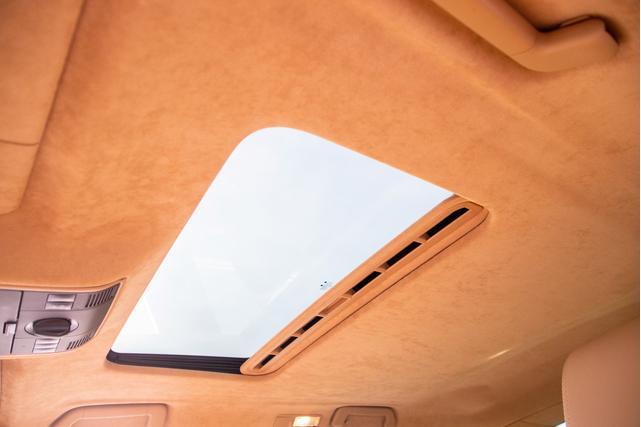 Photo of 2008 White Porsche Cayenne