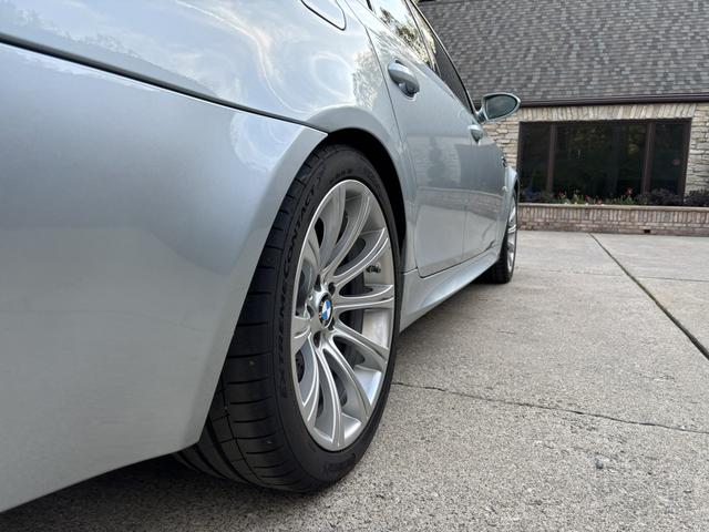 Photo of 2007 Silver BMW M5