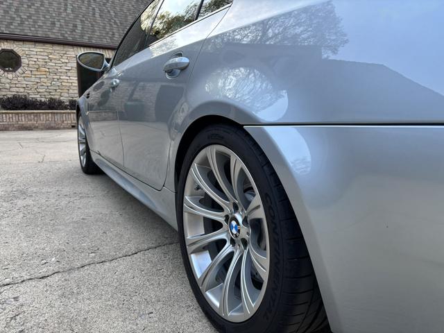 Photo of 2007 Silver BMW M5