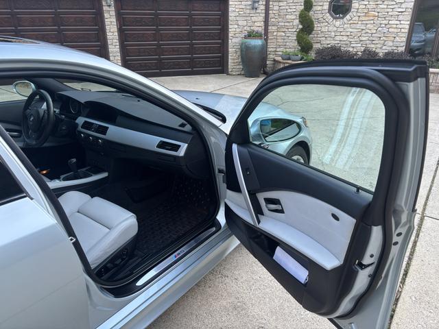 Photo of 2007 Silver BMW M5