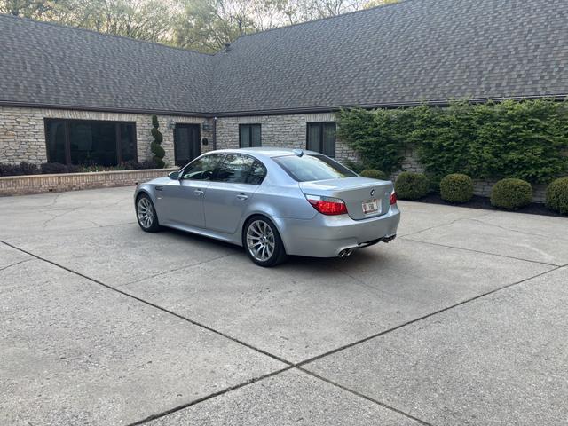 Photo of 2007 Silver BMW M5