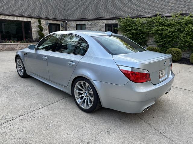 Photo of 2007 Silver BMW M5
