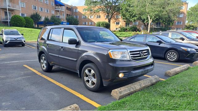 Photo of 2012 Gray Honda Pilot