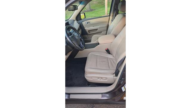 Photo of 2012 Gray Honda Pilot
