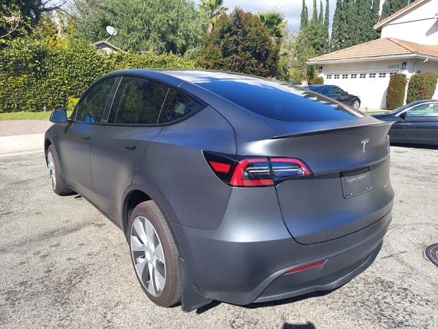 Photo of 2023 Gray Tesla Model Y