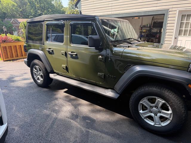 Photo of 2021 Green Jeep Wrangler Unlimited