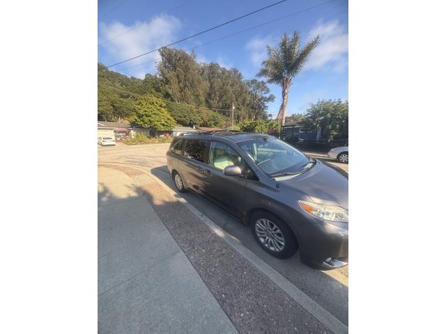 Photo of 2014 Beige Toyota Sienna
