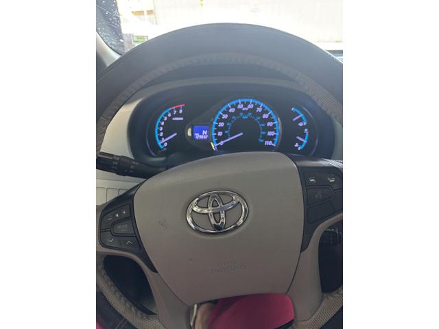 Photo of 2014 Beige Toyota Sienna