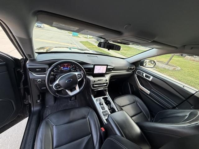 Photo of 2021 Black Ford Explorer