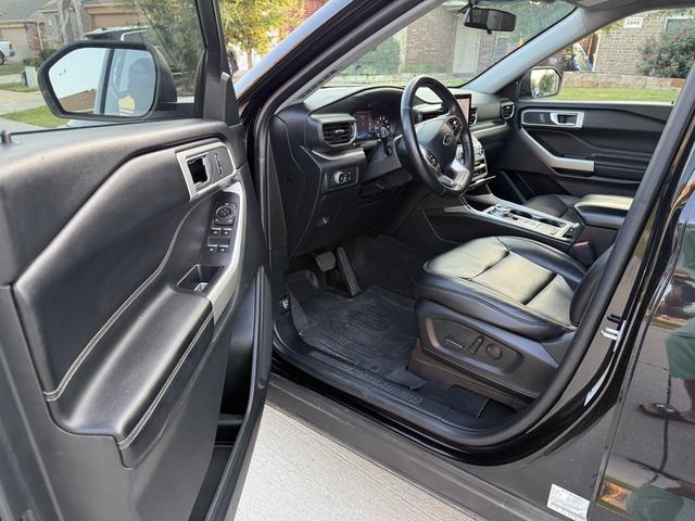 Photo of 2021 Black Ford Explorer