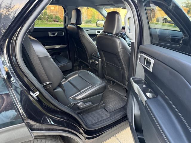 Photo of 2021 Black Ford Explorer