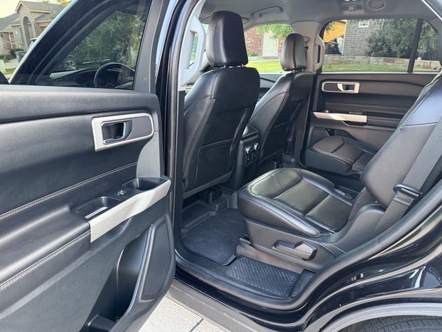 Photo of 2021 Black Ford Explorer