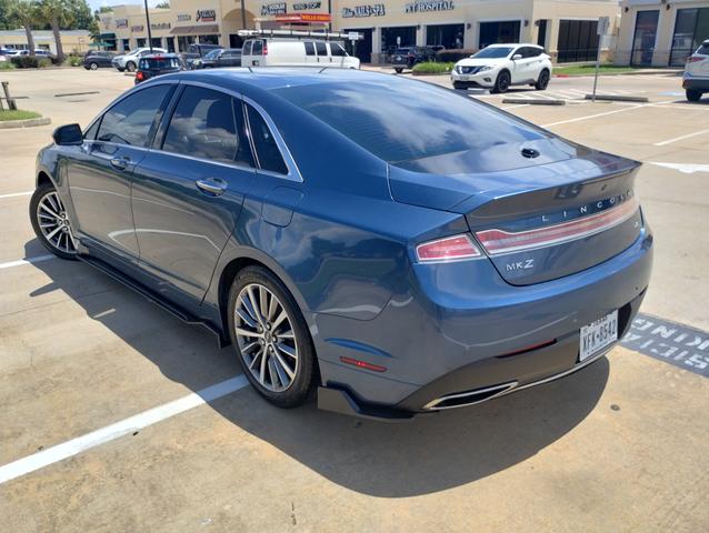 Photo of 2019 Blue Lincoln MKZ