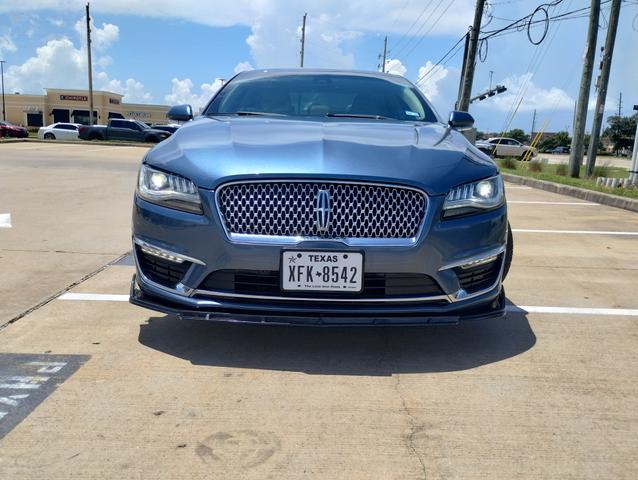 Photo of 2019 Blue Lincoln MKZ