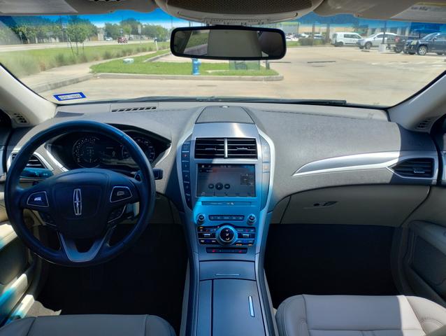 Photo of 2019 Blue Lincoln MKZ