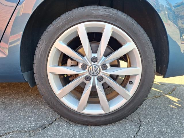 Photo of 2017 Blue Volkswagen Golf SportWagen