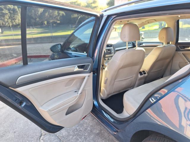 Photo of 2017 Blue Volkswagen Golf SportWagen