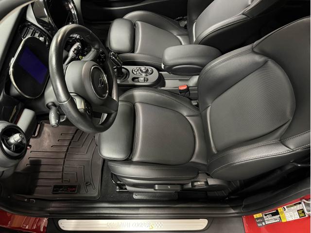 Photo of 2022 Red MINI SE Hardtop