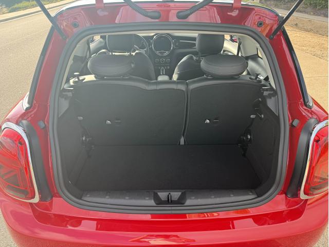 Photo of 2022 Red MINI SE Hardtop