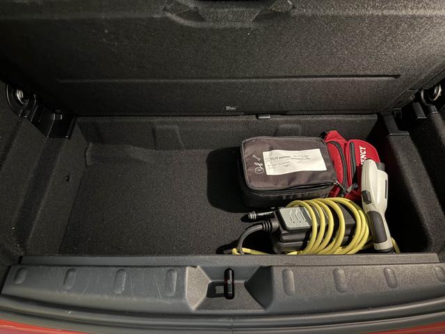 Photo of 2022 Red MINI SE Hardtop