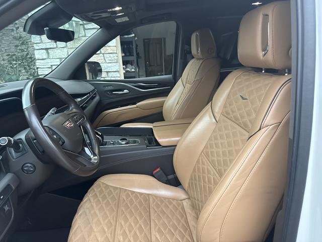 Photo of 2023 White Cadillac Escalade
