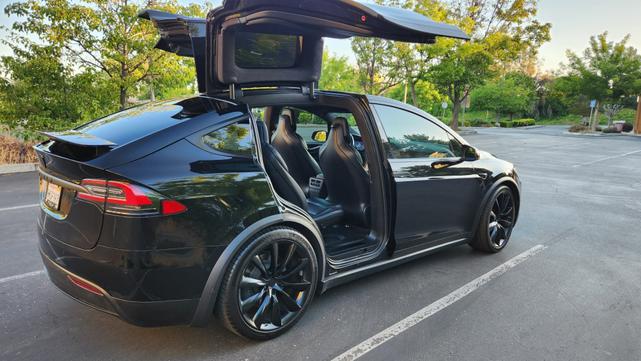 Photo of 2018 Black Tesla Model X
