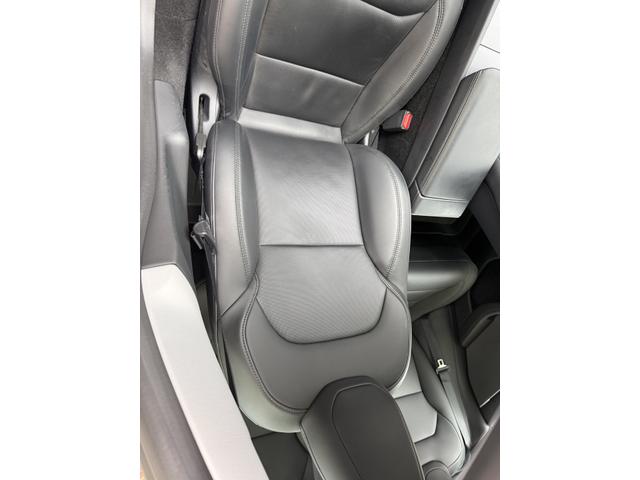 Photo of 2024 White Tesla Model 3