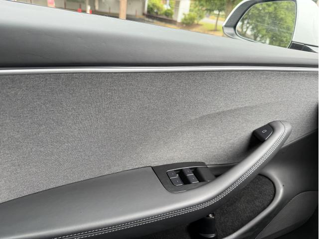 Photo of 2024 White Tesla Model 3