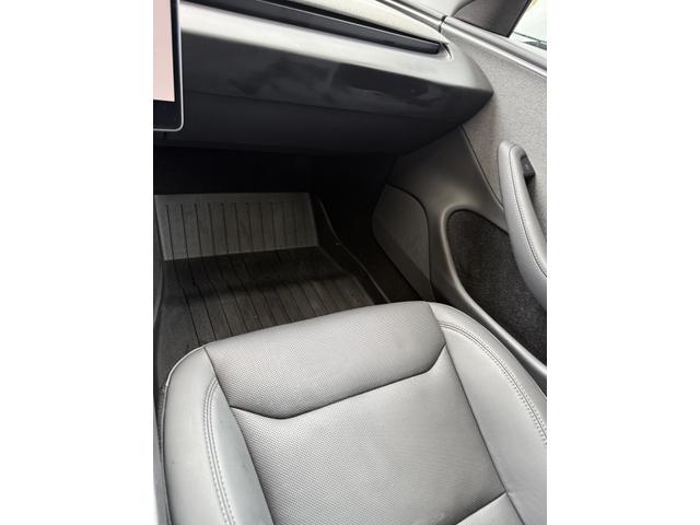 Photo of 2024 White Tesla Model 3