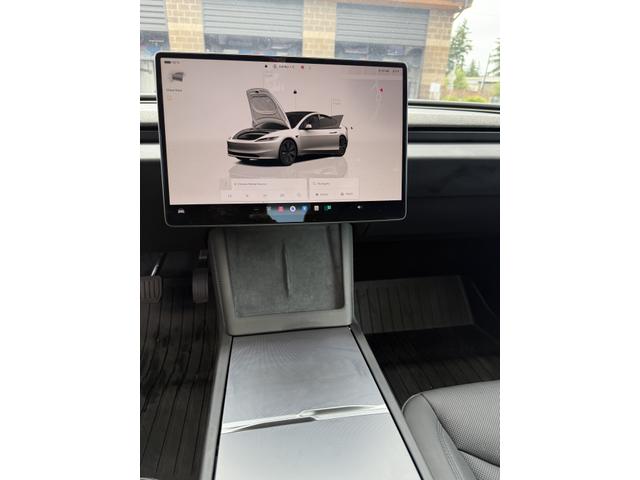 Photo of 2024 White Tesla Model 3
