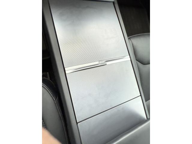 Photo of 2024 White Tesla Model 3