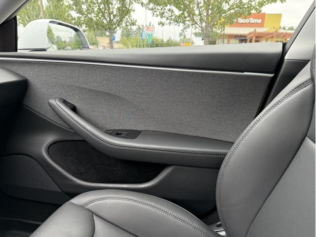 Photo of 2024 White Tesla Model 3