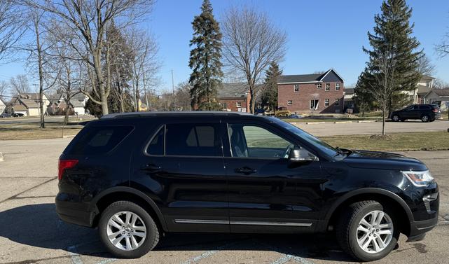Photo of 2019 Black Ford Explorer