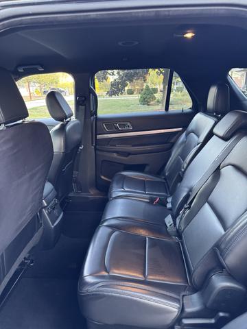 Photo of 2019 Black Ford Explorer