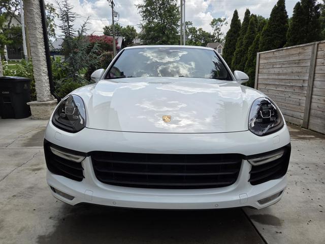 Photo of 2016 White Porsche Cayenne
