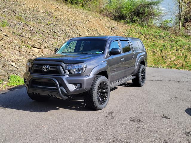 Photo of 2012 Gray Toyota Tacoma