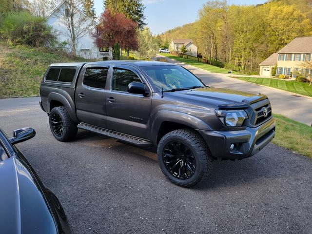 Photo of 2012 Gray Toyota Tacoma