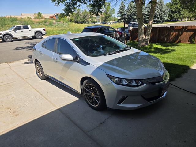 Photo of 2017 Silver Chevrolet Volt