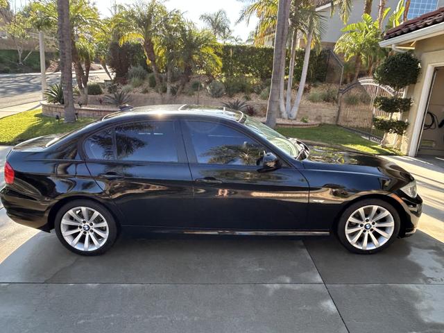 Photo of 2011 Black BMW 328