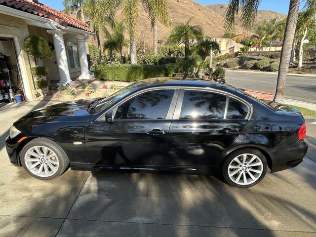 Photo of 2011 Black BMW 328