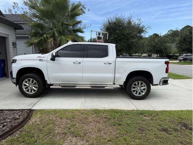 Photo of 2019 White Chevrolet Silverado 1500