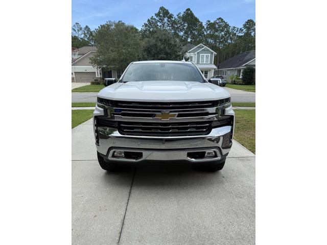 Photo of 2019 White Chevrolet Silverado 1500