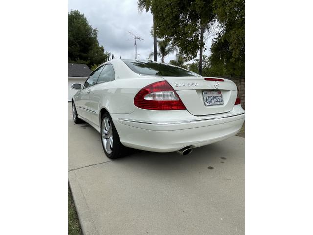 Photo of 2009 White Mercedes-Benz CLK-Class