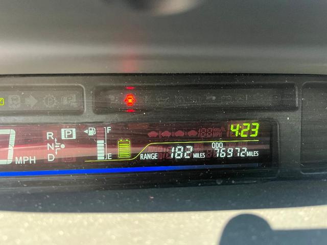 Photo of 2014 White Toyota Prius v