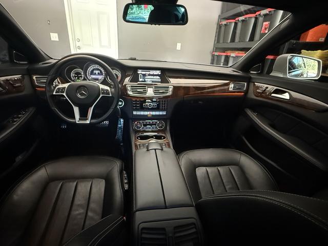 Photo of 2014 White Mercedes-Benz CLS-Class