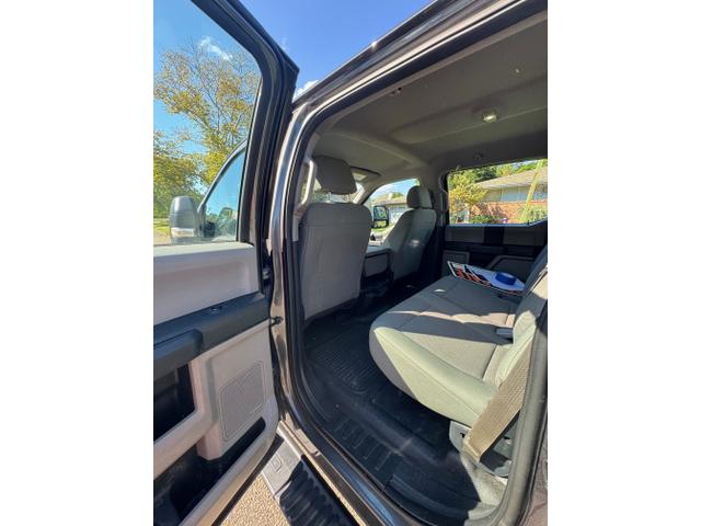 Photo of 2017 Gray Ford F-250