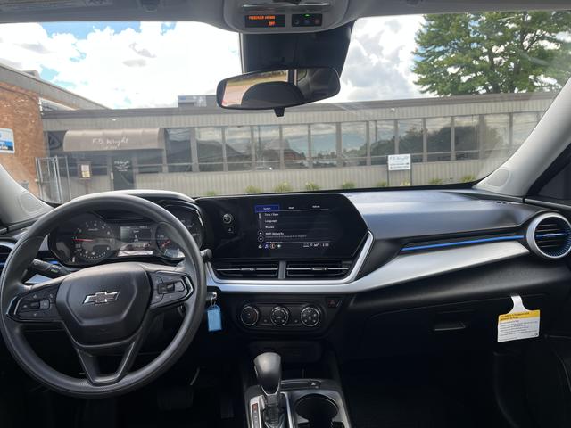 Photo of 2024 White Chevrolet Trax