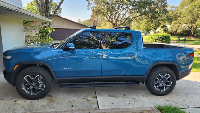 Photo of 2023 Blue Rivian R1T