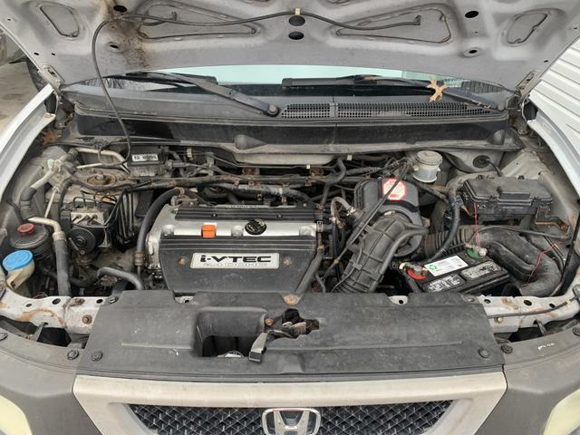 Photo of 2004 Silver Honda Element