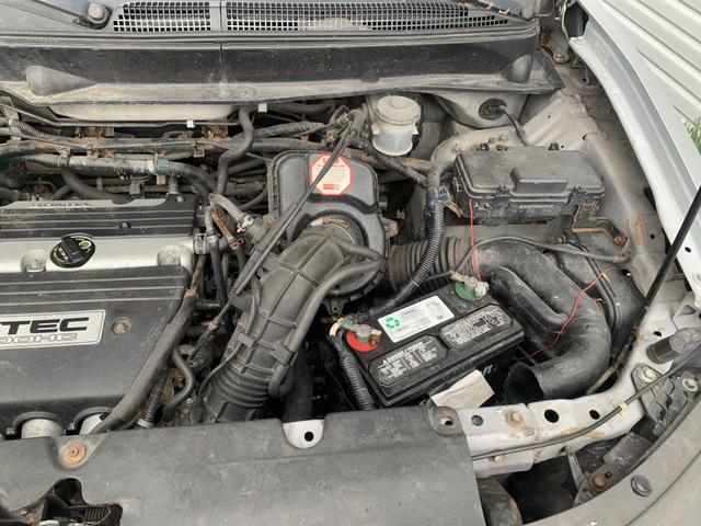 Photo of 2004 Silver Honda Element